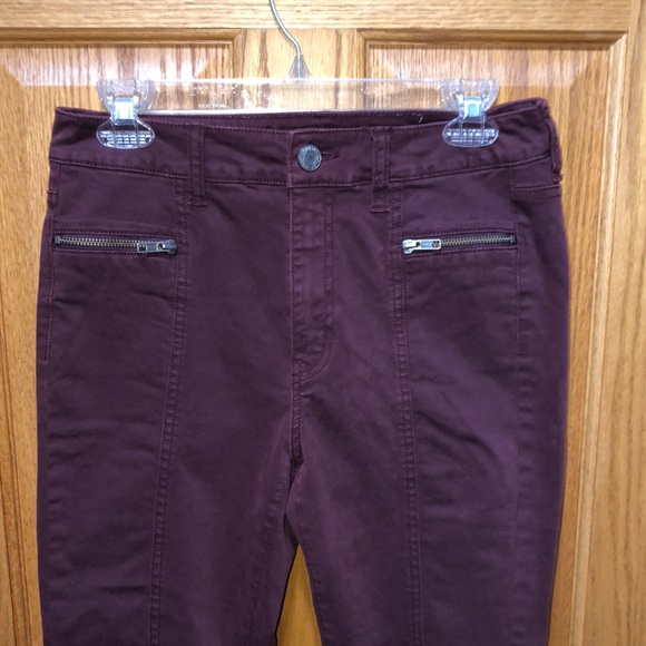 American Eagle outfitters maroon skinnt jeans. Size 6 - Picture 2 of 6